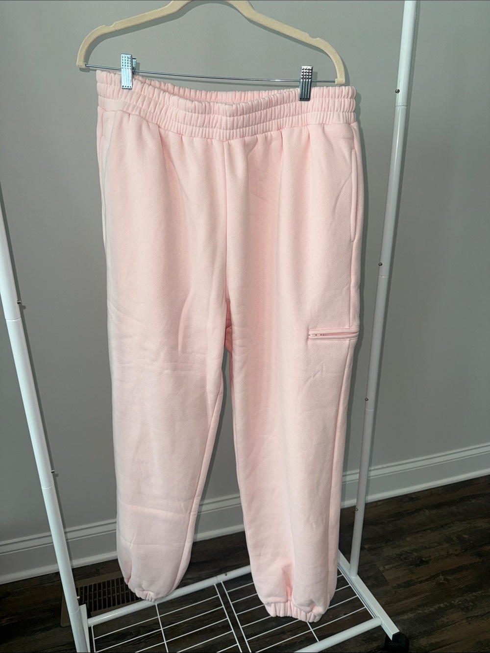 COMFRT Women's Light Pink Jogger Pants with Zip Pocket